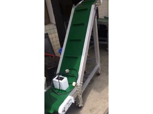 擋條皮帶輸送機(jī)2